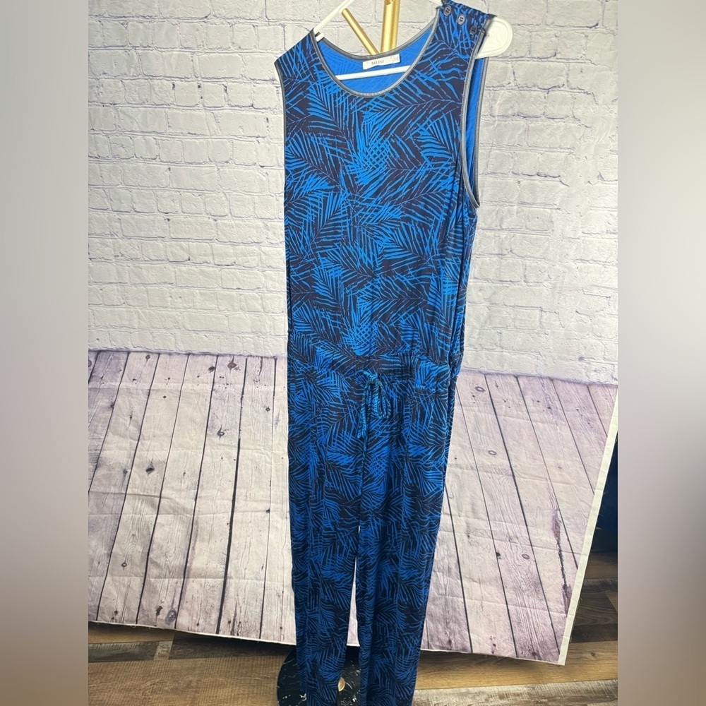 Bailey 44 Paradise Cove Leaf Print Jumper/Romper, size Medium Blue & Black EUC